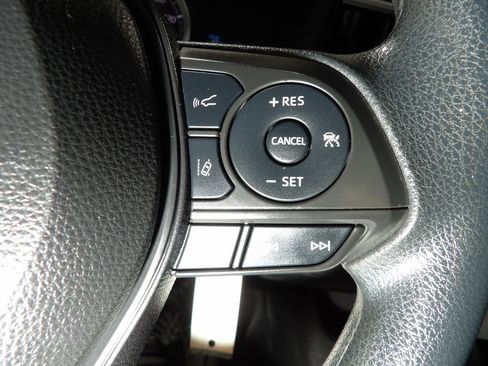 Used 2022 Toyota Corolla LE w/ Carpet Mat Package (TMS) image 17