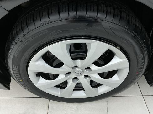 Used 2021 Toyota Corolla LE FWD image 45