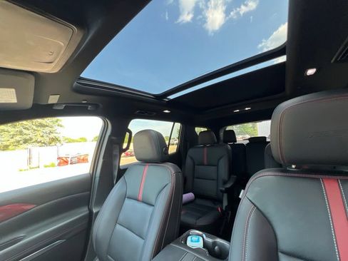 Used 2024 Chevrolet Traverse RS w/ LPO, Floor Liner Package FWD image 19