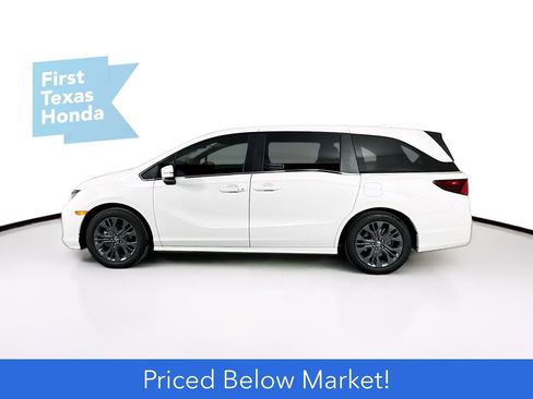 New 2026 Honda Odyssey Touring image 4