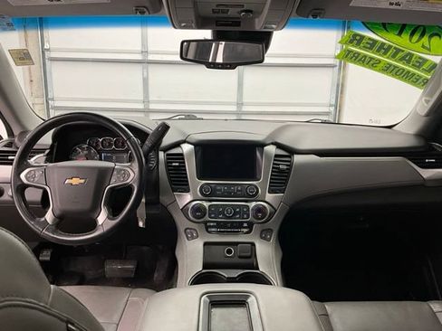 Used 2019 Chevrolet Suburban LT image 2