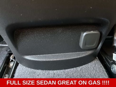 Used 2024 Chevrolet Malibu LT FWD image 16