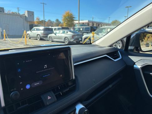 Used 2025 Toyota RAV4 LE image 35