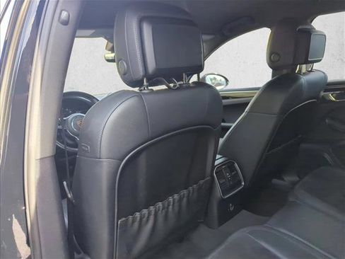Used 2021 Porsche Macan image 19