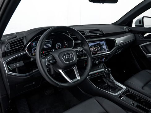 Certified 2025 Audi Q3 2.0T Premium Plus w/ Premium Plus Package image 10