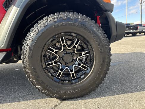 Used 2020 Jeep Gladiator Sport w/ Quick Order Package 24S image 13