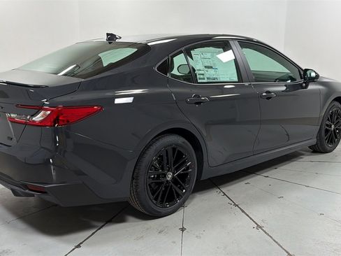 New 2026 Toyota Camry SE image 5