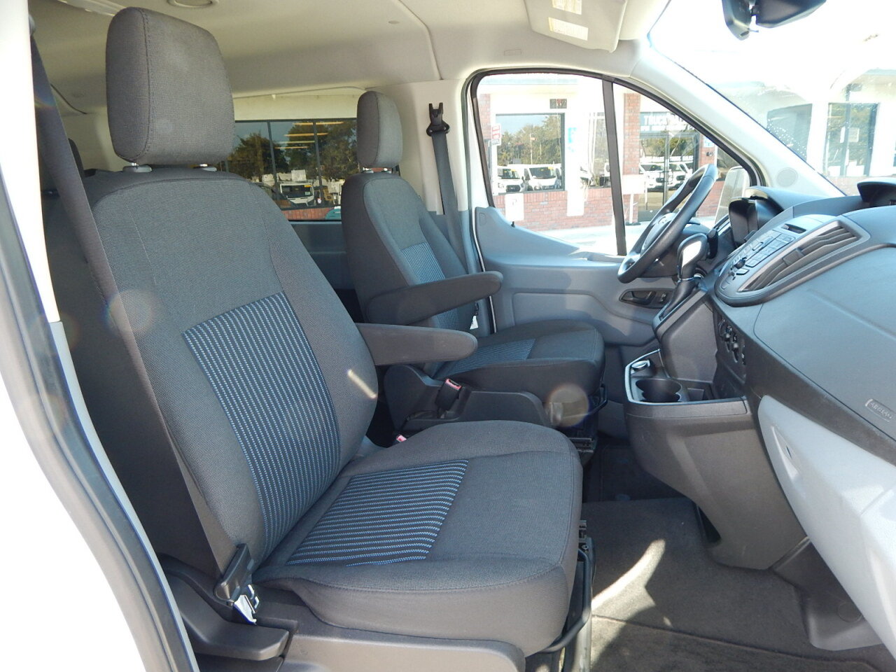 Used 2018 Ford Transit 350 XL RWD image 21