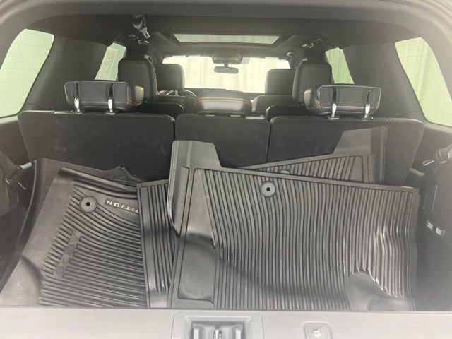 Used 2025 Ford Expedition Tremor AWD/4WD image 9