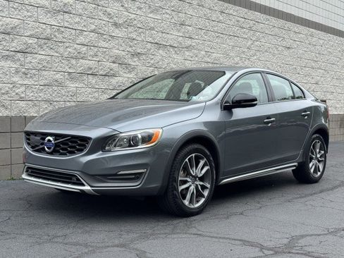Used 2016 Volvo S60 T5 Cross Country Platinum image 1