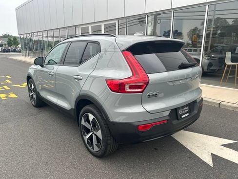 Certified 2025 Volvo XC40 B5 Plus AWD/4WD image 3