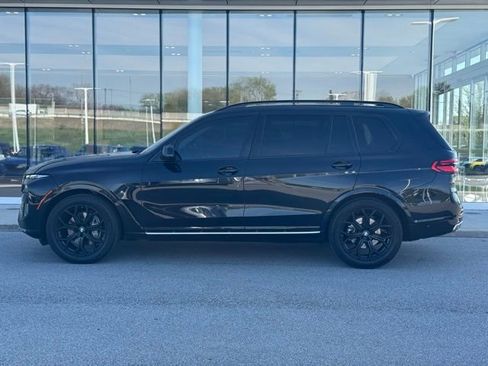Used 2023 BMW X7 xDrive40i w/ Premium Package image 3
