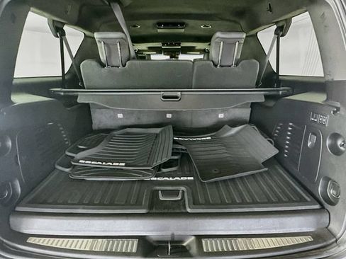 Used 2019 Cadillac Escalade ESV Platinum AWD/4WD image 28