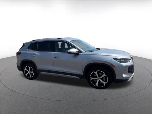 Used 2026 Volkswagen Tiguan SE AWD/4WD image 2