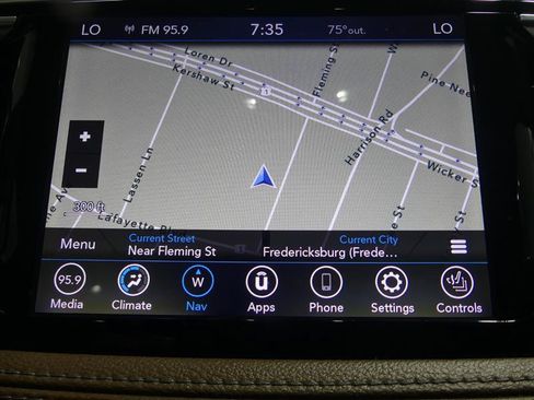 Used 2020 Chrysler Pacifica Limited w/ Tire & Wheel Group FWD image 39