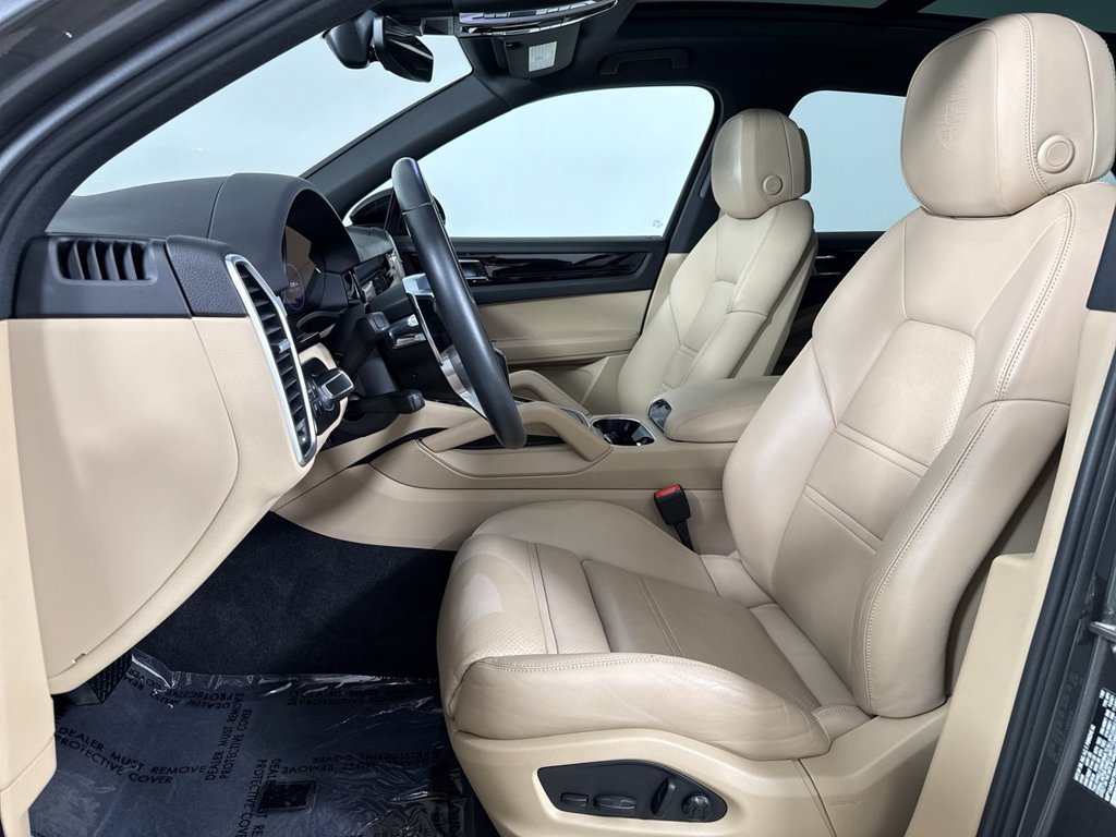 Certified 2023 Porsche Cayenne AWD/4WD image 5