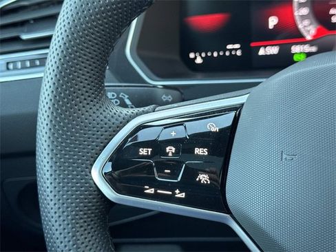 Certified 2024 Volkswagen Tiguan SE R-Line image 17