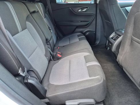 Used 2025 Chevrolet Blazer LT FWD image 28