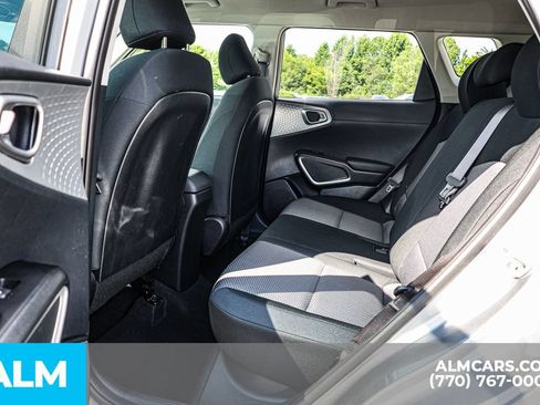 Used 2025 Kia Soul LX w/ LX Technology Package FWD image 19