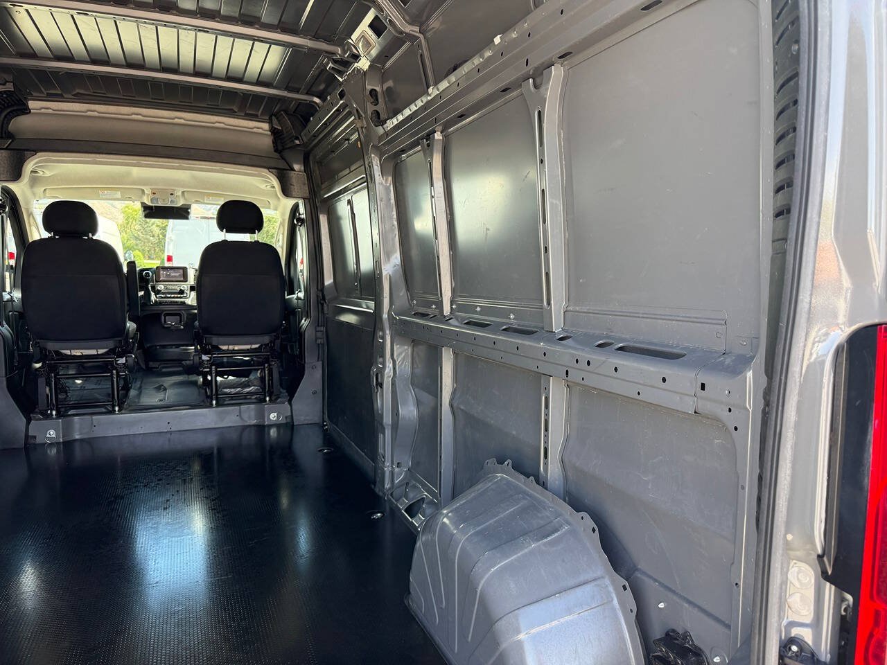 Used 2025 RAM ProMaster 2500 FWD image 22