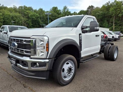 New 2025 Ford F550 4x4 Regular Cab Super Duty w/ XL Chrome Package image 3