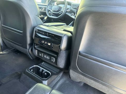 Used 2023 Jeep Wagoneer Series II AWD/4WD image 16