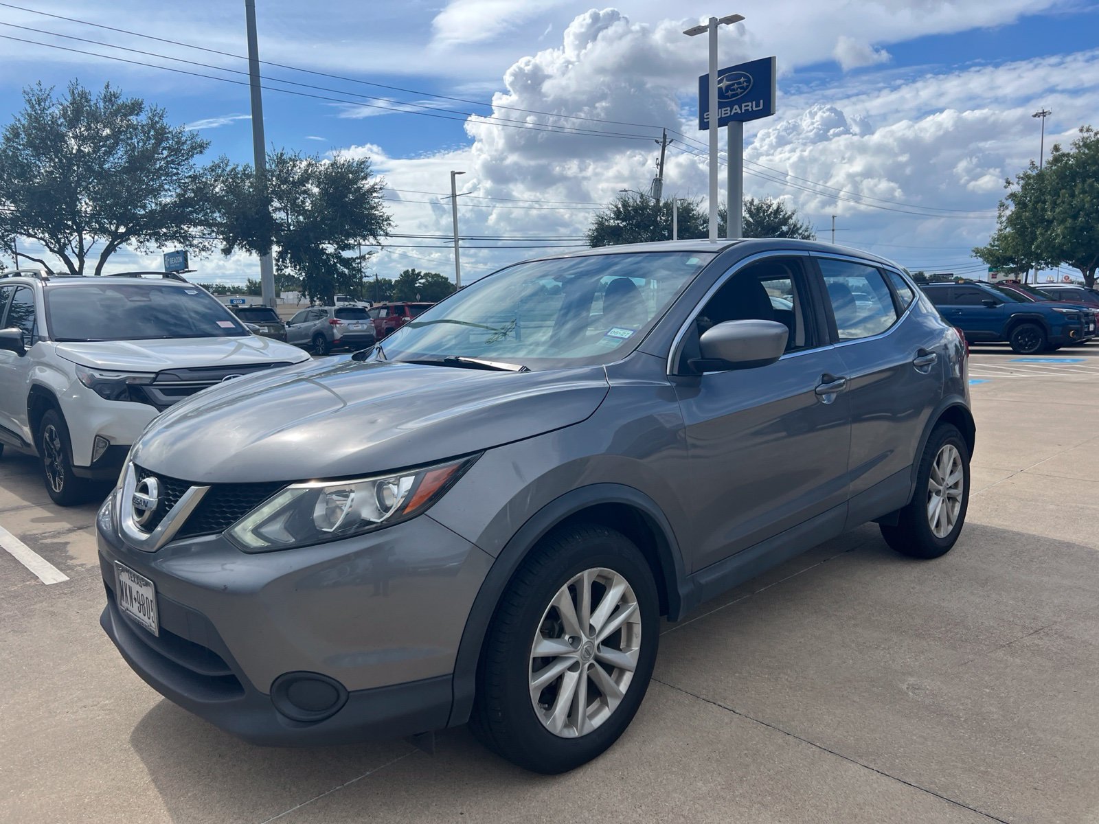 Used 2017 Nissan Rogue Sport S w/ S Appearance Package AWD/4WD image 1