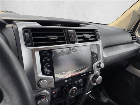 Certified 2020 Toyota 4Runner SR5 AWD/4WD image 13