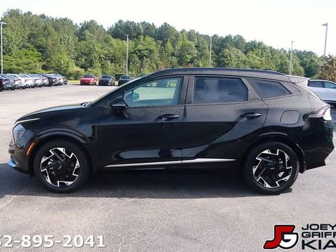 Certified 2025 Kia Sportage SX FWD image 4