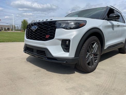 New 2026 Ford Explorer ST w/ Sun And Sound Package AWD/4WD image 17