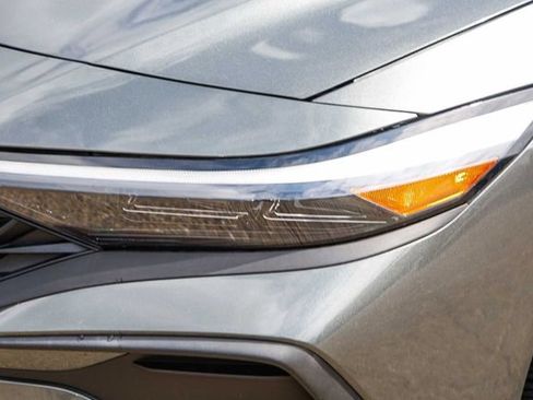 Certified 2025 Hyundai Elantra Sport FWD image 8