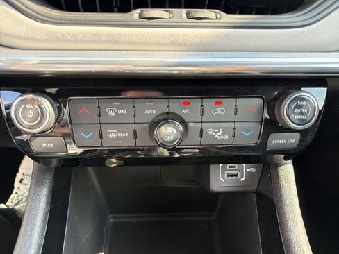 Used 2023 Jeep Compass Limited AWD/4WD image 20