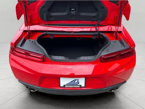 Used 2018 Chevrolet Camaro LT w/ Technology Package RWD image 34