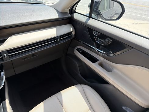 Certified 2024 Lincoln Corsair Grand Touring w/ Rear Removable Package Tray AWD/4WD image 19