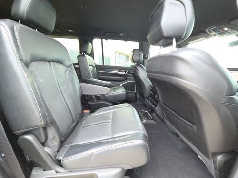 Used 2022 Jeep Wagoneer Series II w/ Convenience Group I AWD/4WD image 7