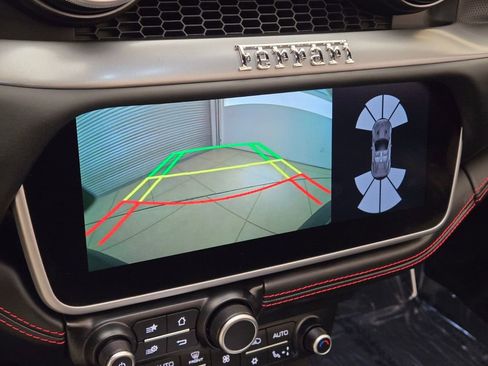 Used 2020 Ferrari Portofino image 39