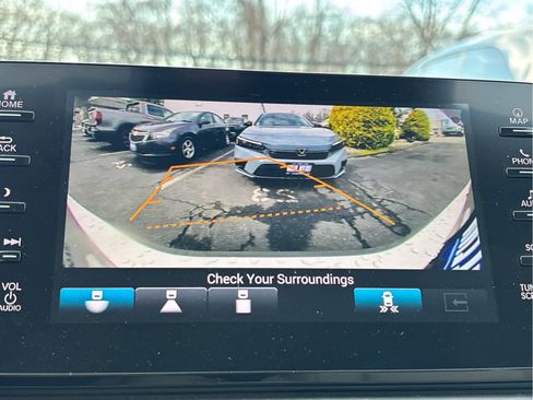 Used 2018 Honda Accord Touring image 19