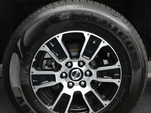Used 2022 Nissan Titan SV image 10