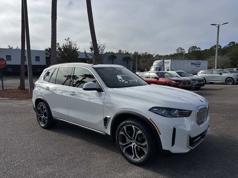 New 2026 BMW X5 xDrive40i w/ Climate Comfort Package image 3
