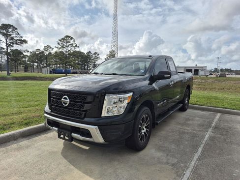 Used 2020 Nissan Titan SV w/ SV Convenience Package image 1