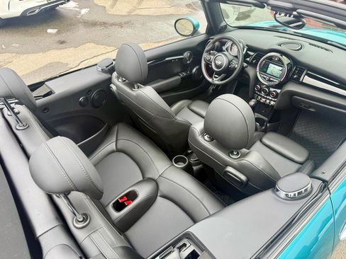 Used 2019 MINI Cooper S w/ Premium Package image 17