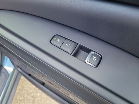 New 2026 Kia Carnival SX w/ SX Dark Edition Package FWD image 11