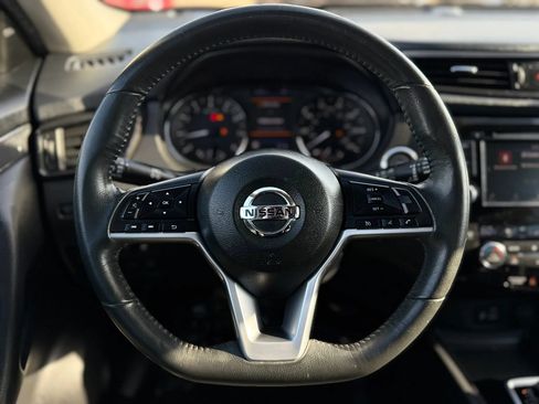 Used 2018 Nissan Rogue SV AWD/4WD image 31