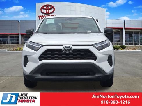Used 2024 Toyota RAV4 LE AWD/4WD image 2