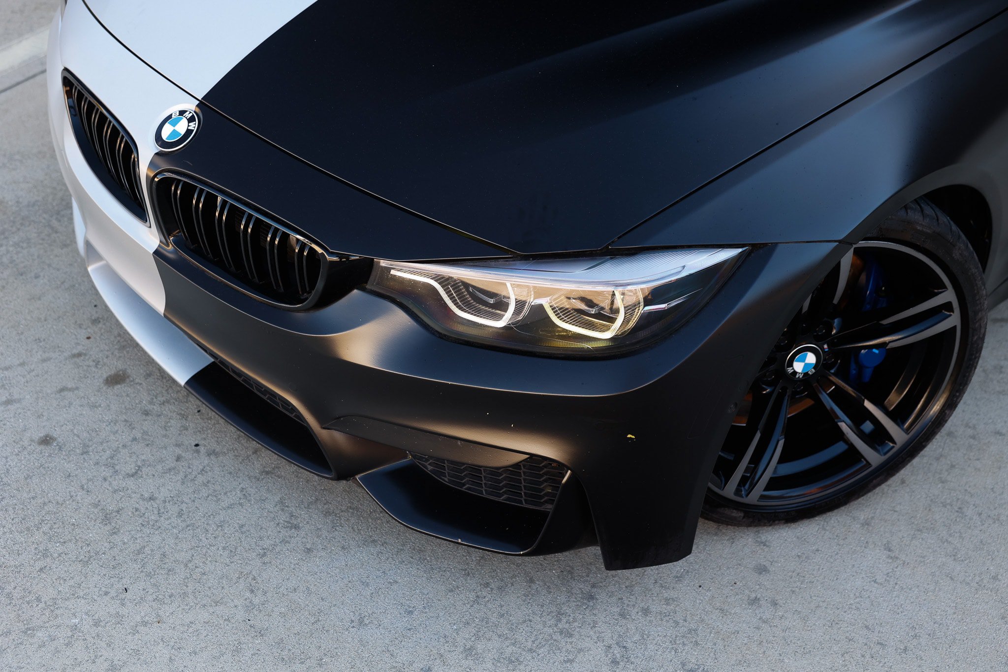 Used 2019 BMW M4 Coupe w/ Executive Package RWD image 35