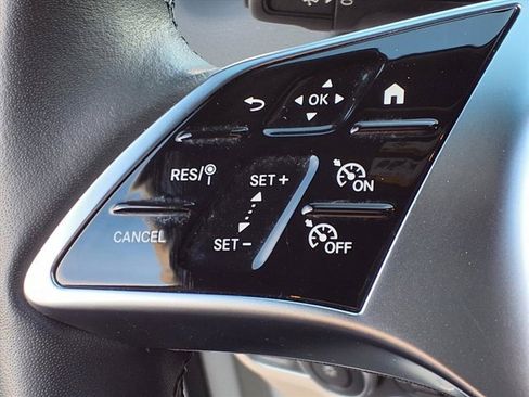 Used 2025 Mercedes-Benz GLA 250 4MATIC image 9