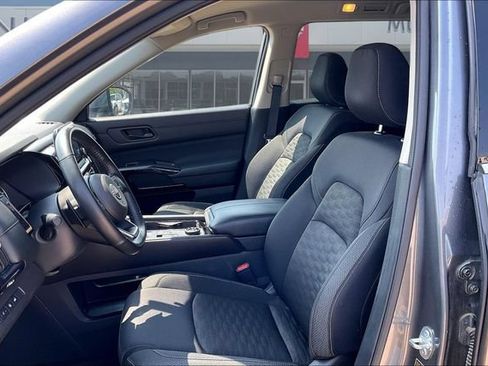 Used 2025 Nissan Pathfinder SV AWD/4WD image 20