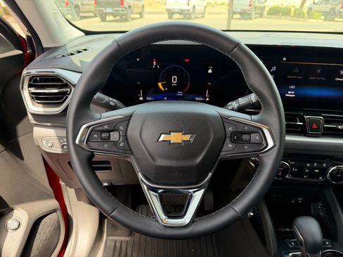 Used 2026 Chevrolet TrailBlazer LT w/ Convenience Package FWD image 14