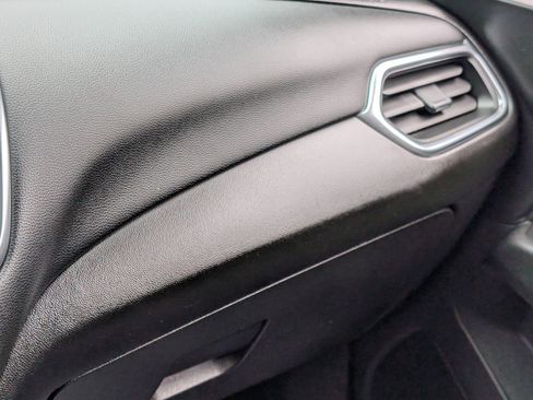 Used 2020 Chevrolet Equinox LT image 28