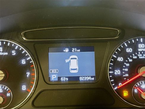 Used 2020 Kia Sorento S image 12